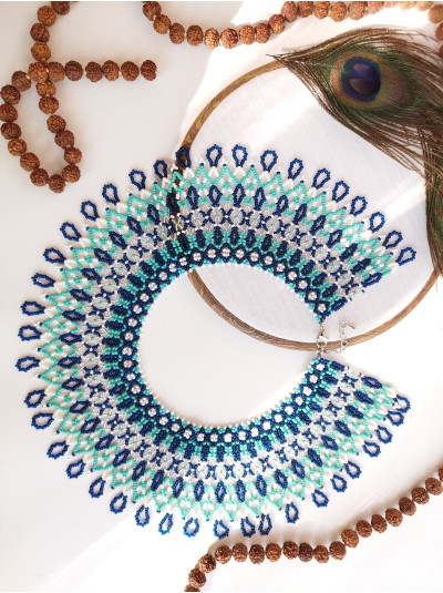 Emerald green blue collar beaded necklace, traditional Ukrainian beaded sylyanka
