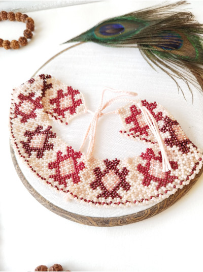 beige burgundi beaded collar necklace, traditional Ukrainian beaded sylyanka.
