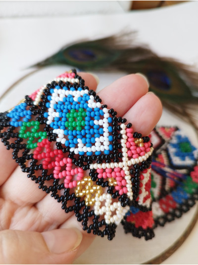 multicolor beaded collar necklace, traditional Ukrainian beaded sylyanka.