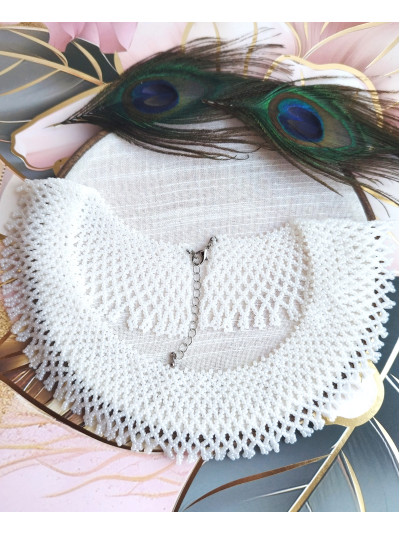 white collar beaded necklace, traditional Ukrainian beaded sylyanka.