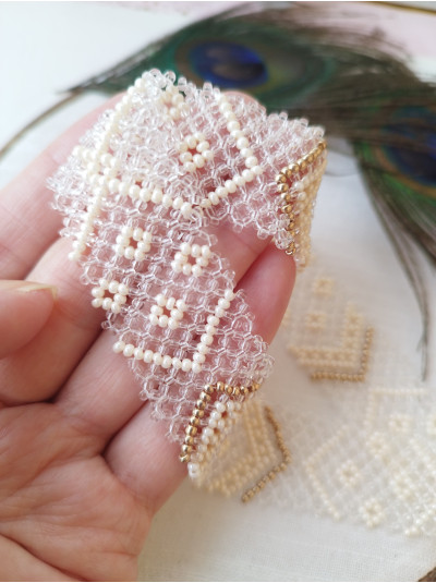 ivory gold beaded choker necklace, traditional Ukrainian beaded sylyanka.