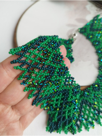 Green openwork beaded collar necklace, traditional Ukrainian beaded sylyanka.