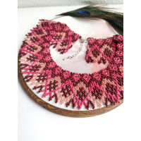 pink openwork beaded collar necklace, traditional Ukrainian beaded sylyanka.