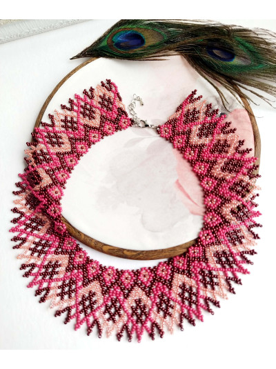 pink openwork beaded collar necklace, traditional Ukrainian beaded sylyanka.