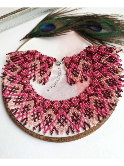 pink openwork beaded collar necklace, traditional Ukrainian beaded sylyanka.