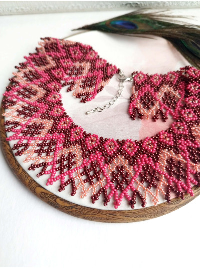 pink openwork beaded collar necklace, traditional Ukrainian beaded sylyanka.