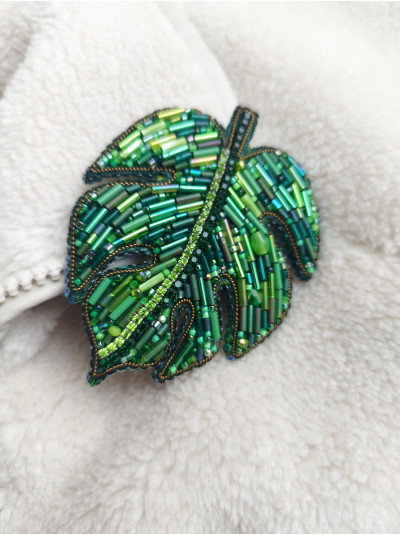 Beaded brooch monstera green beaded embroidery brooch. 