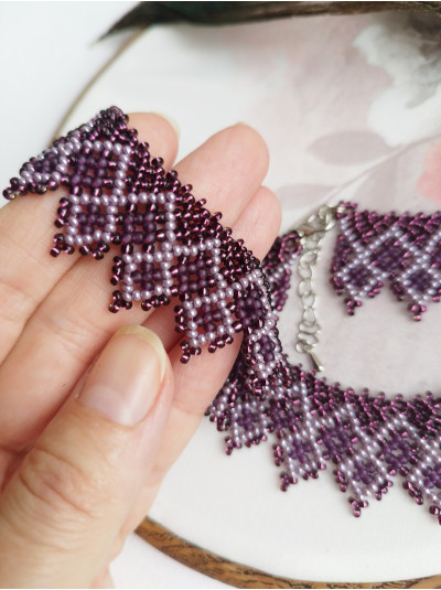 Purple beaded choker necklace, traditional Ukrainian beaded sylyanka.