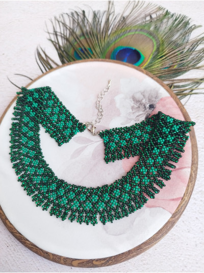 green choker necklace, traditional Ukrainian beaded sylyanka.