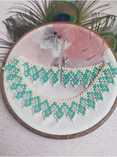 Beige beaded choker necklace, traditional Ukrainian beaded sylyanka.