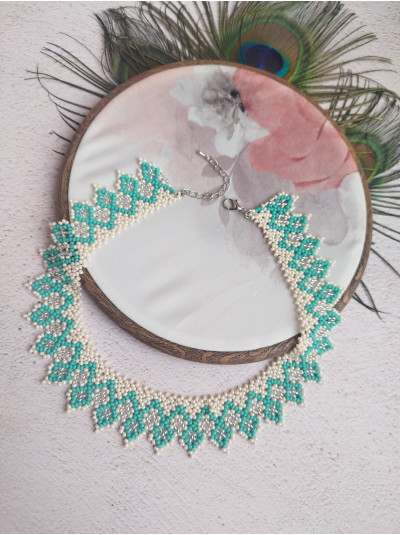 Beige beaded choker necklace, traditional Ukrainian beaded sylyanka.