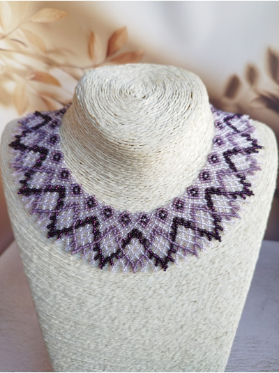 lilac purple openwork beaded collar necklace, traditional Ukrainian beaded sylyanka.