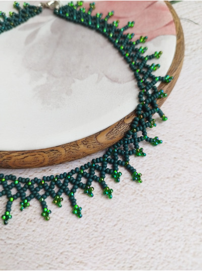 green choker necklace, traditional Ukrainian beaded sylyanka.