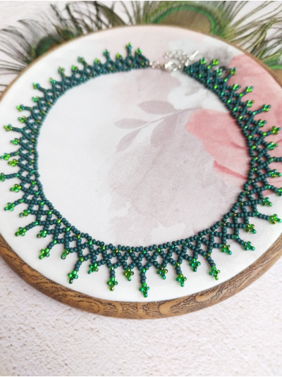 green choker necklace, traditional Ukrainian beaded sylyanka.