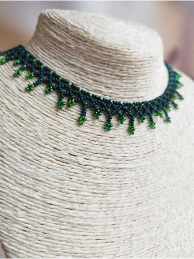 green choker necklace, traditional Ukrainian beaded sylyanka.
