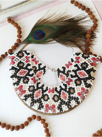 White black beaded collar necklace, traditional Ukrainian beaded sylyanka.